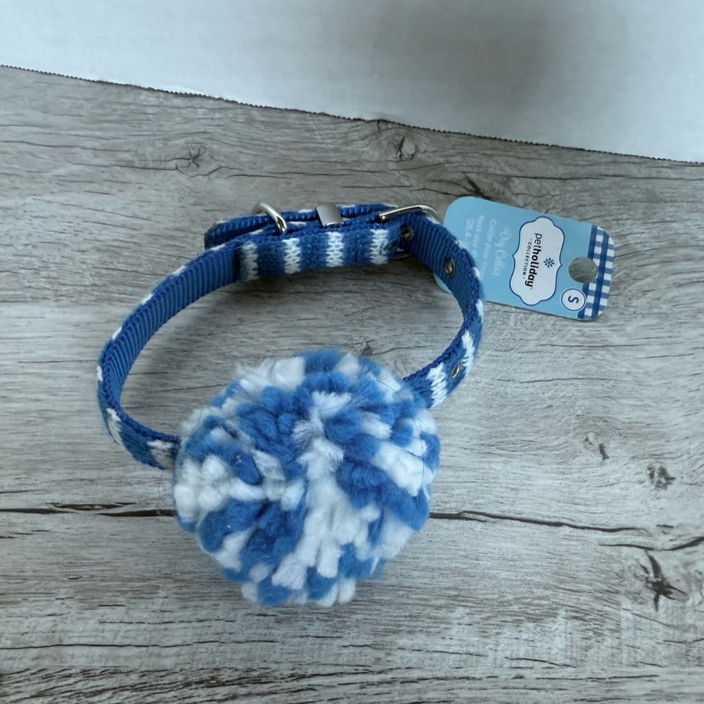 Pet Holiday Blue Pom Pom Christmas Dog Collar Small 10-14 Inch Neck 1/2 In Wide